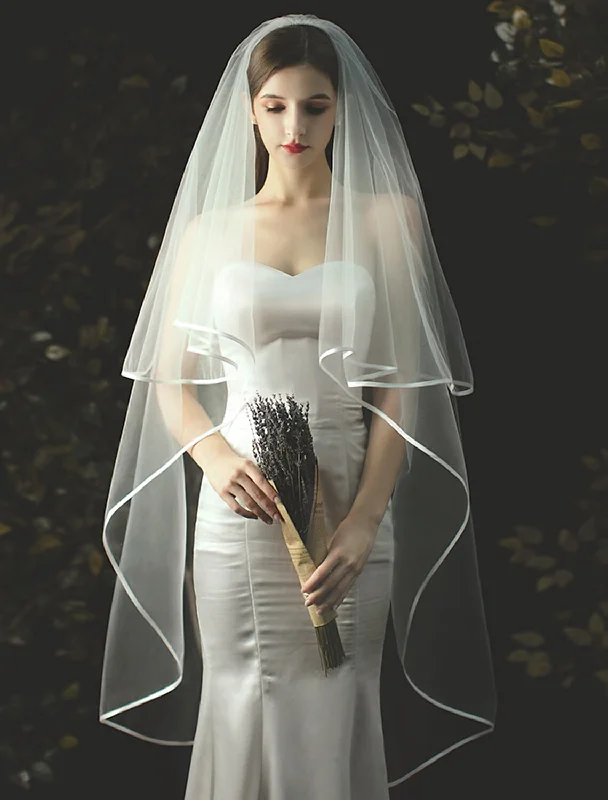 Two-tier Stylish / Classic Wedding Veil Chapel Veils with Solid Tulle