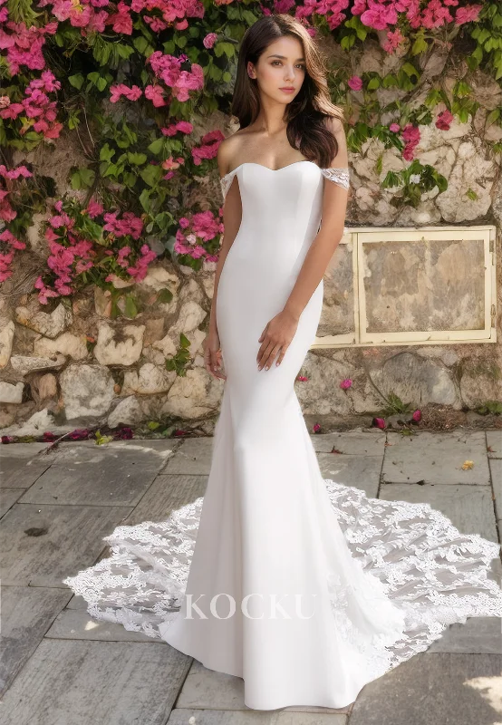 Sweetheart Sleeveless Satin Mermaid Beach Dress with Lace Sweep Train Boho Wedding Dress